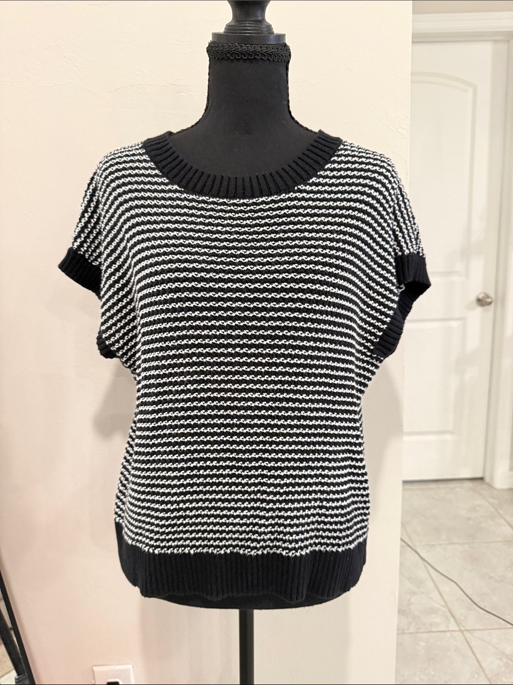 100% Cotton Women's Black & White Striped Short-Sleeve Knit Top